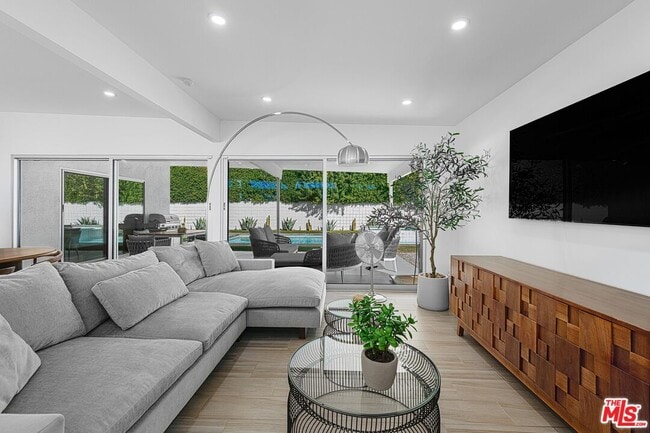 Building Photo - 2326 E Finley Rd