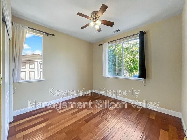 Building Photo - 3825 Venus Ct