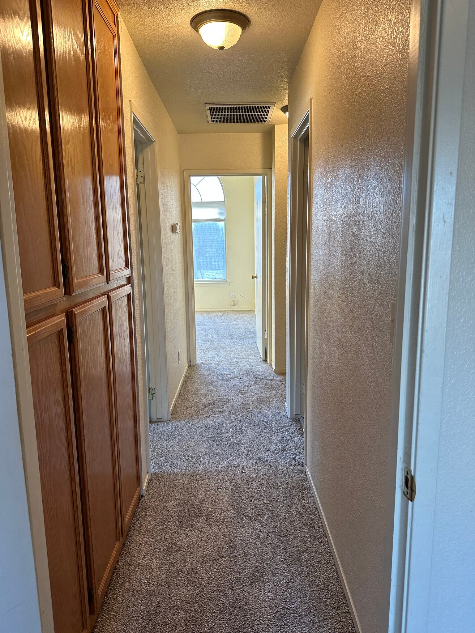 Building Photo - 1003 Kate Linde Cir