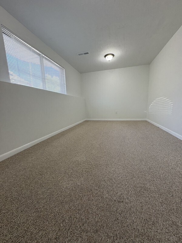 Building Photo - 938 S 250 E