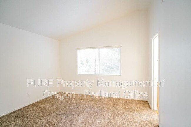 Building Photo - 16215 SW Blue Goose Ln
