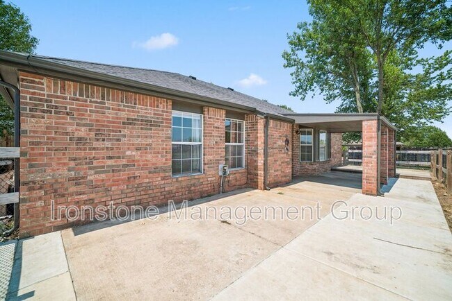 Building Photo - 11665 N 156th E Ave