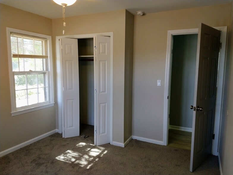 Bedroom 3 - 6457 Peacock Blvd