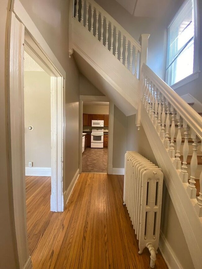 Building Photo - $2,500 | 3 Bedroom, 1.5 Bathroom House | NO PETS | Available for Immediate Move In!