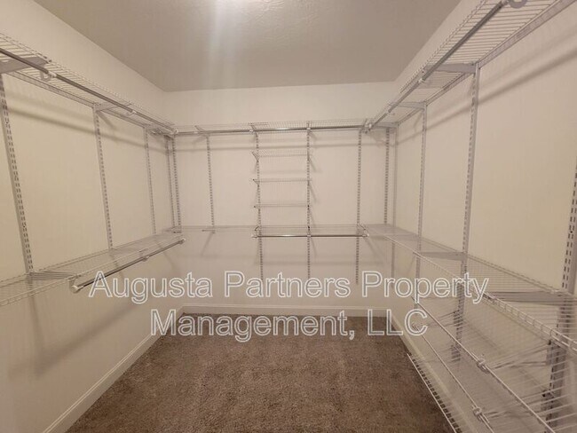 Building Photo - 841 Herrington Dr