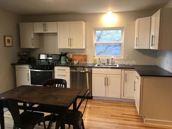 Building Photo - 5619 E Liberty Blvd