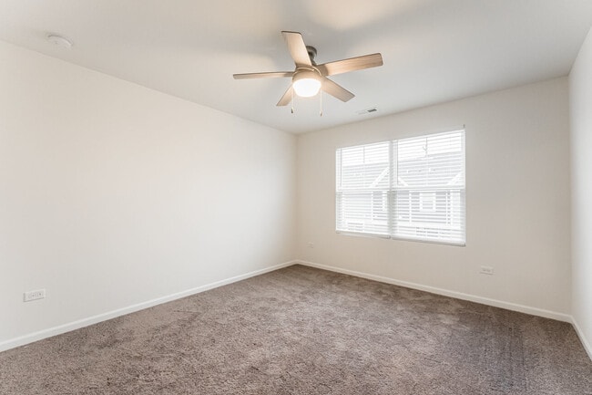 Building Photo - 1985 Kingsley Cir