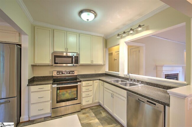 Building Photo - 10 Buist Ave