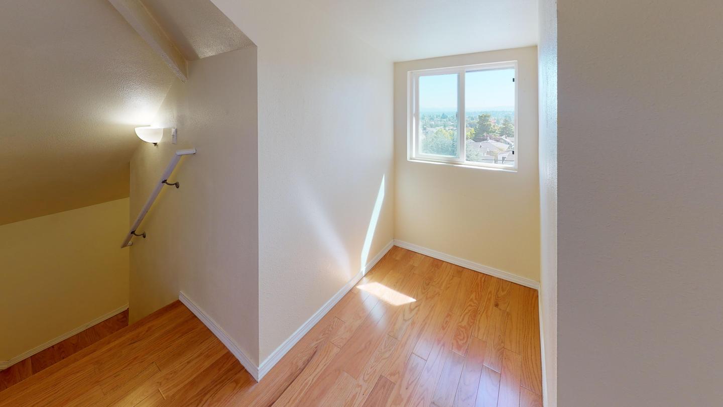 Building Photo - 2807 18th Ave S