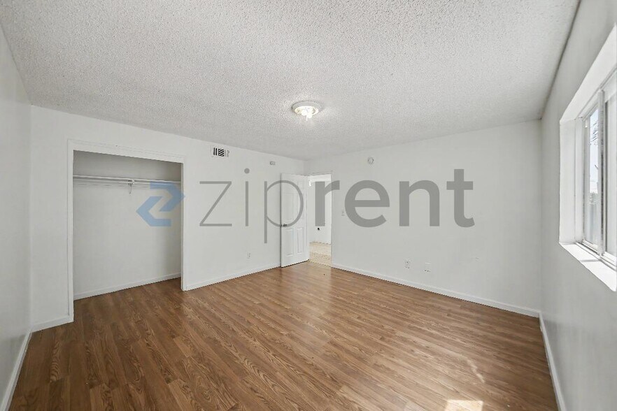 Building Photo - Unit unit A