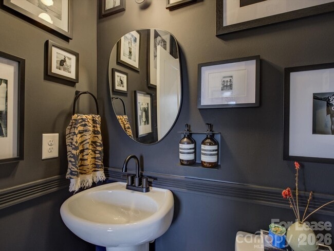 Building Photo - 11015 Stetler St