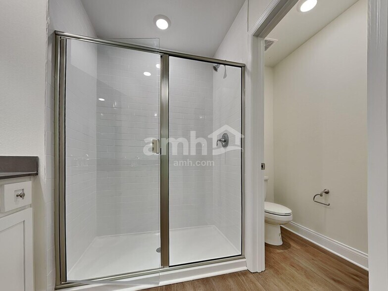 Building Photo - 2704 Sunrise Lndg Lp