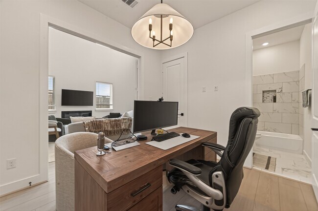Building Photo - 4328 Avron Dr