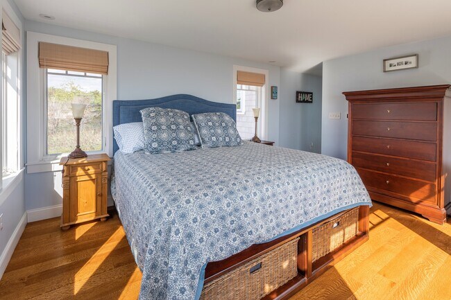 Building Photo - 159 Beach Ave