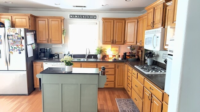 Building Photo - Beautiful Orangevale Home