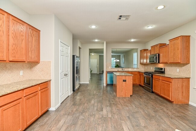 Building Photo - 15406 Key Crest Ln