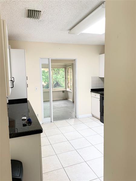 Building Photo - 6224 Country Fair Cir