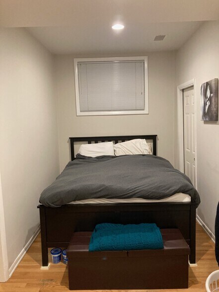 Building Photo - 1735 W Crystal St