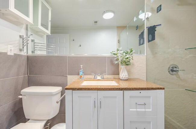 Building Photo - 1019 Berryville Ave