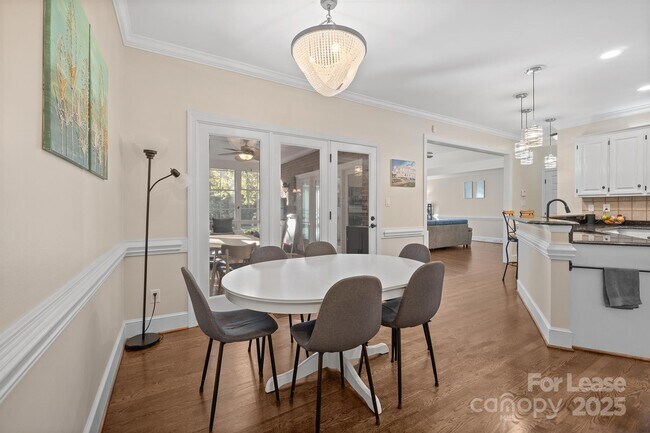 Building Photo - 16516 Plantation Woods Dr