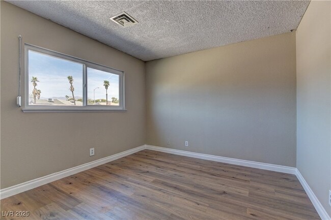 Building Photo - 3959 Avila St
