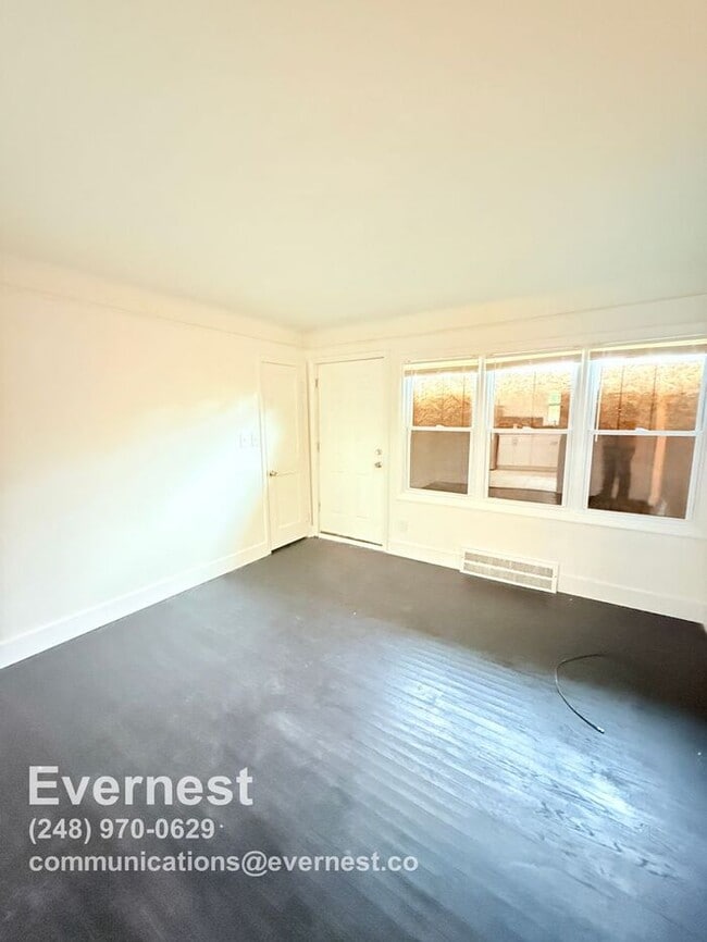 Building Photo - Charming 2-Bedroom Home in a Convenient Lo...