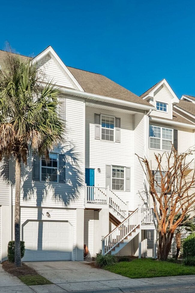 Building Photo - 116 Winding River Dr