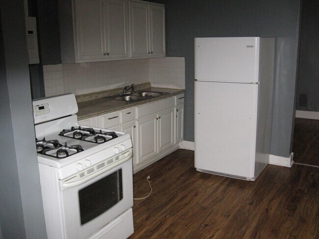 Building Photo - 878 N 50th St