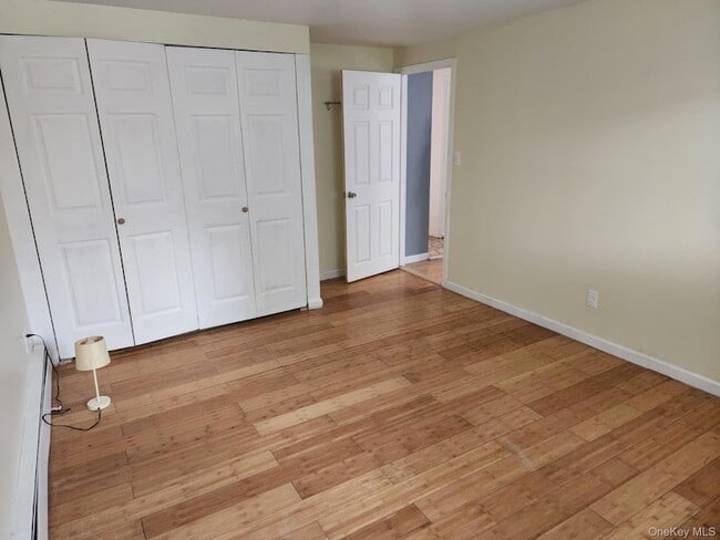 Building Photo - 1570 Kenneth Ave