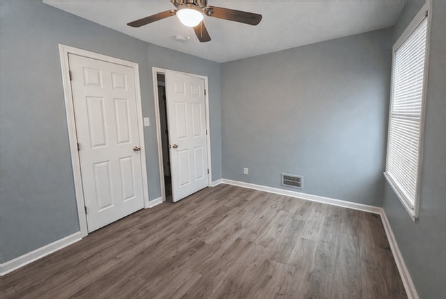 Building Photo - 15824 Norborne Ave