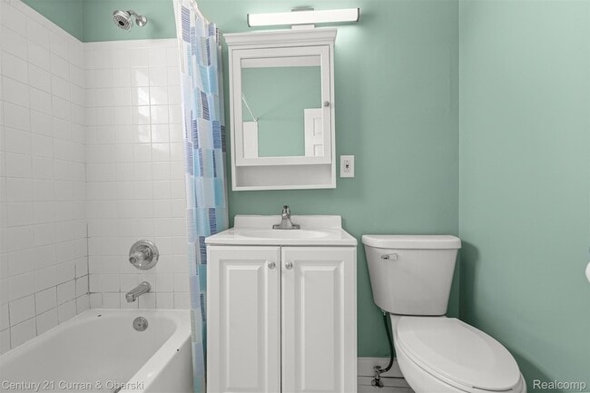 Building Photo - 1409 N Green St