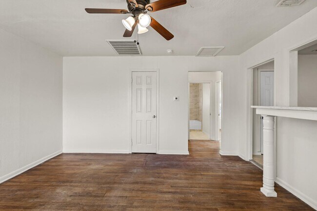 Building Photo - 759 Avondale Ave