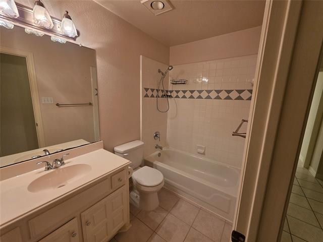 Building Photo - 5302 Lynn Ct