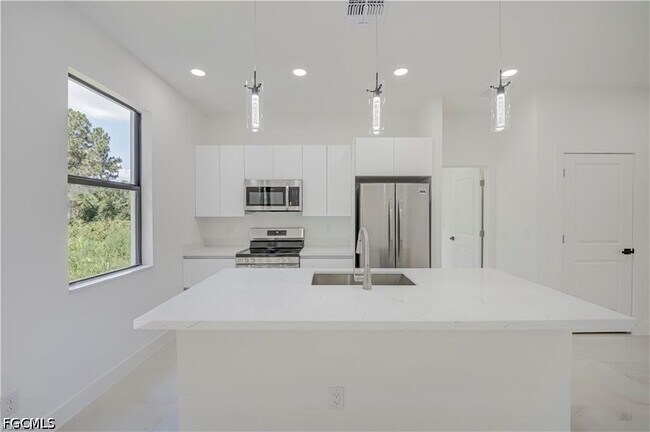 Building Photo - 3213 51st St W