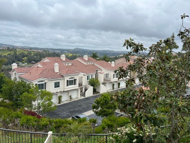 Building Photo - 28801 El Adolfo