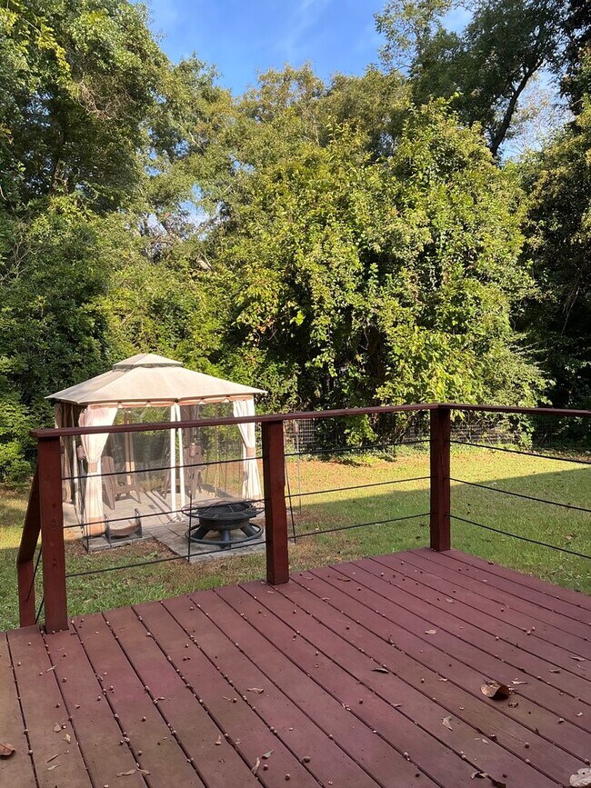 Building Photo - 3 BR/ 2 BA Close to Downtown Watkinsville ...