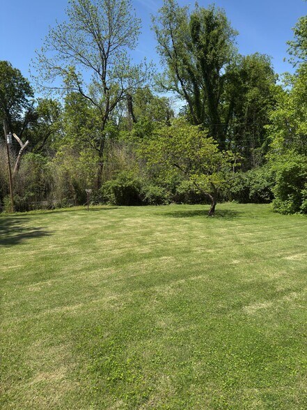 Building Photo - 42 Rolling Hills Dr