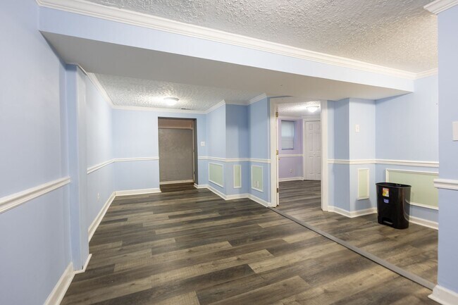 Building Photo - Cozy 3 BR/2 BA Single-Family Home in Halet...