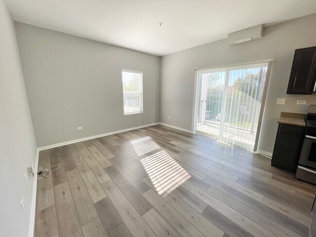 Building Photo - 809 E Main St