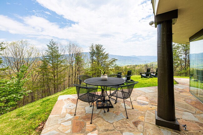 Building Photo - 1816 Bear Spgs Wy