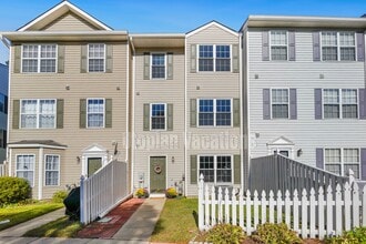 Building Photo - 10 Ironstone Ct