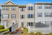 Building Photo - 10 Ironstone Ct