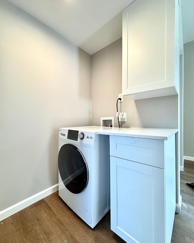 Building Photo - 2 Bed 2 Bath House on Easley Avenue