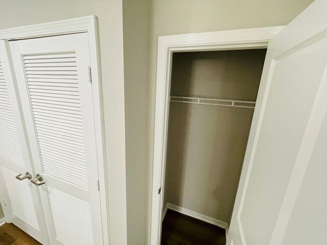 Building Photo - 4BD/4.5BA in ROWANDALE! SHORT TERM RENTAL ONLY.