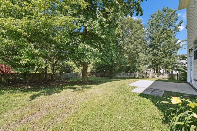 Building Photo - Stunning 4BD, 2.5BA Durham Home in a Prime...