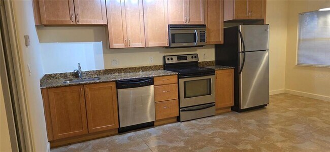 Building Photo - 224 6th Ave N