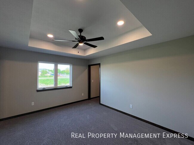 Building Photo - 4507 E 53rd St