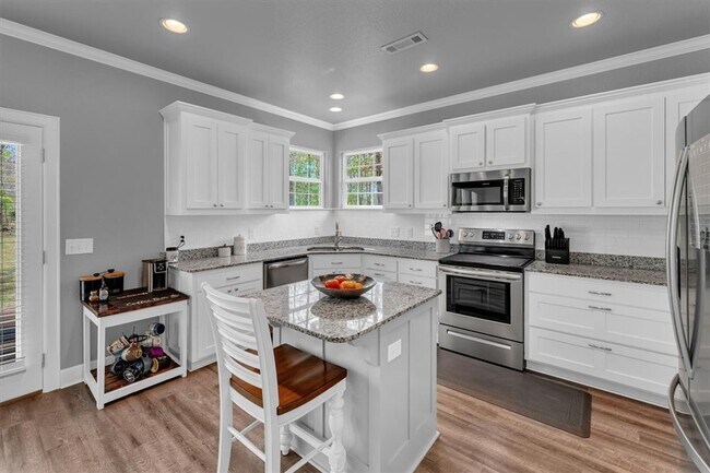 Building Photo - 25 Ruthwell Dr