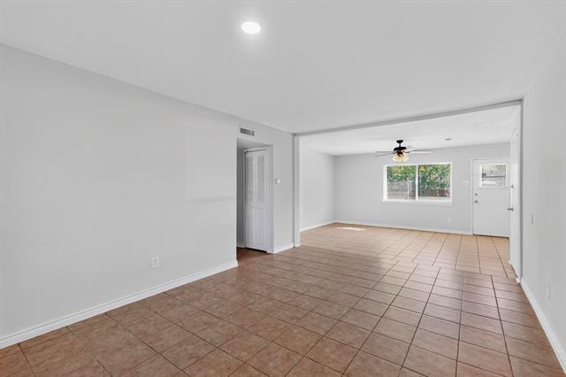 Building Photo - 4009 Providence Dr