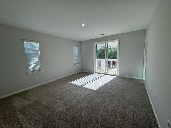 Building Photo - 20 Ladyslipper Ln